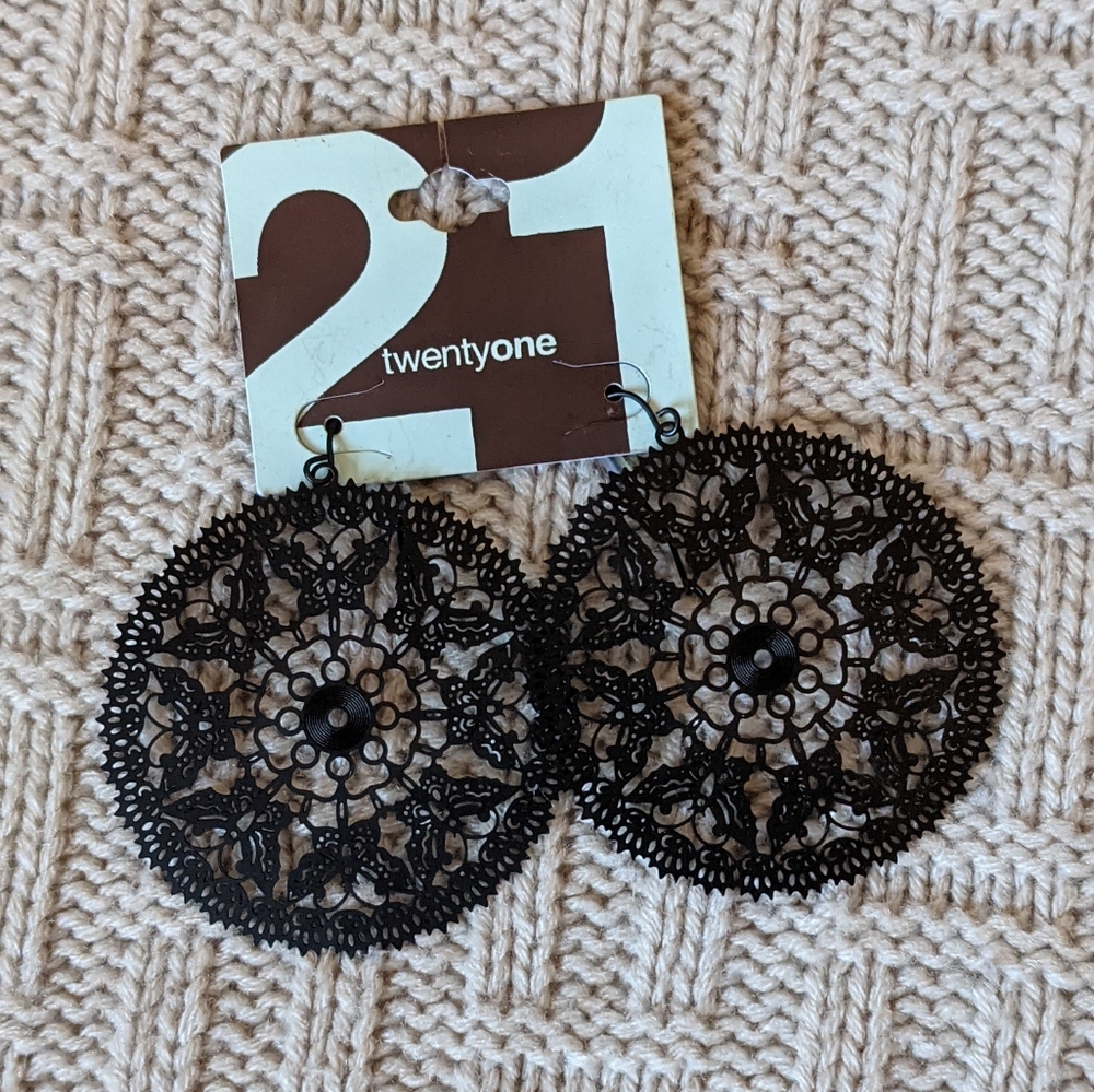 Butterfly Pattern Forever 21 Earrings - EUC